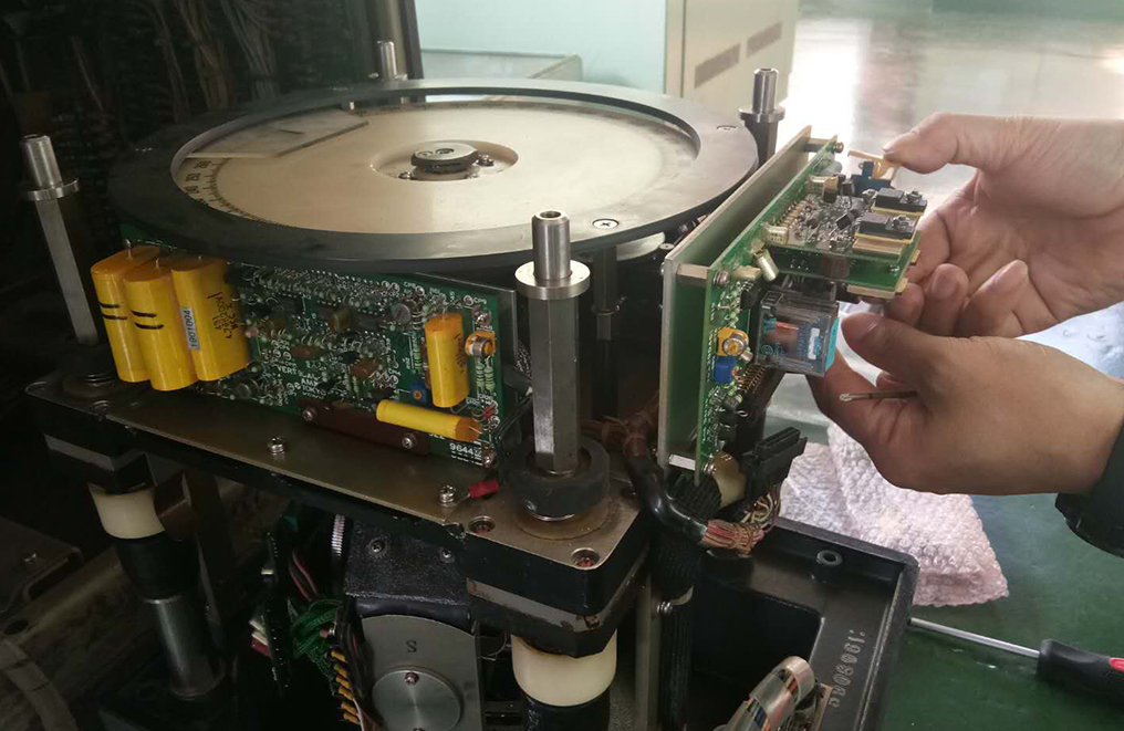 Gyrocompass maintenance and repair